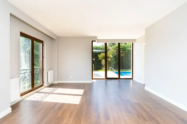 Salon, bahçe manzaralı